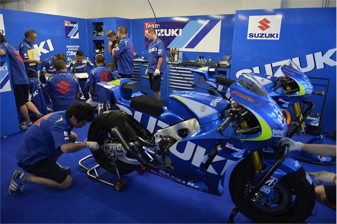 suzuki-mgpmisanode-puniet-2013
