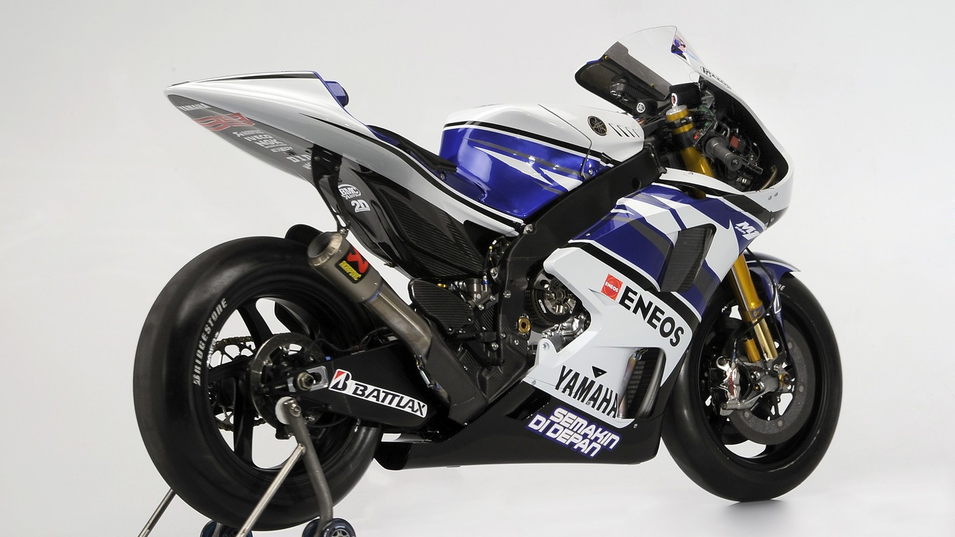 Yamaha M1 2012