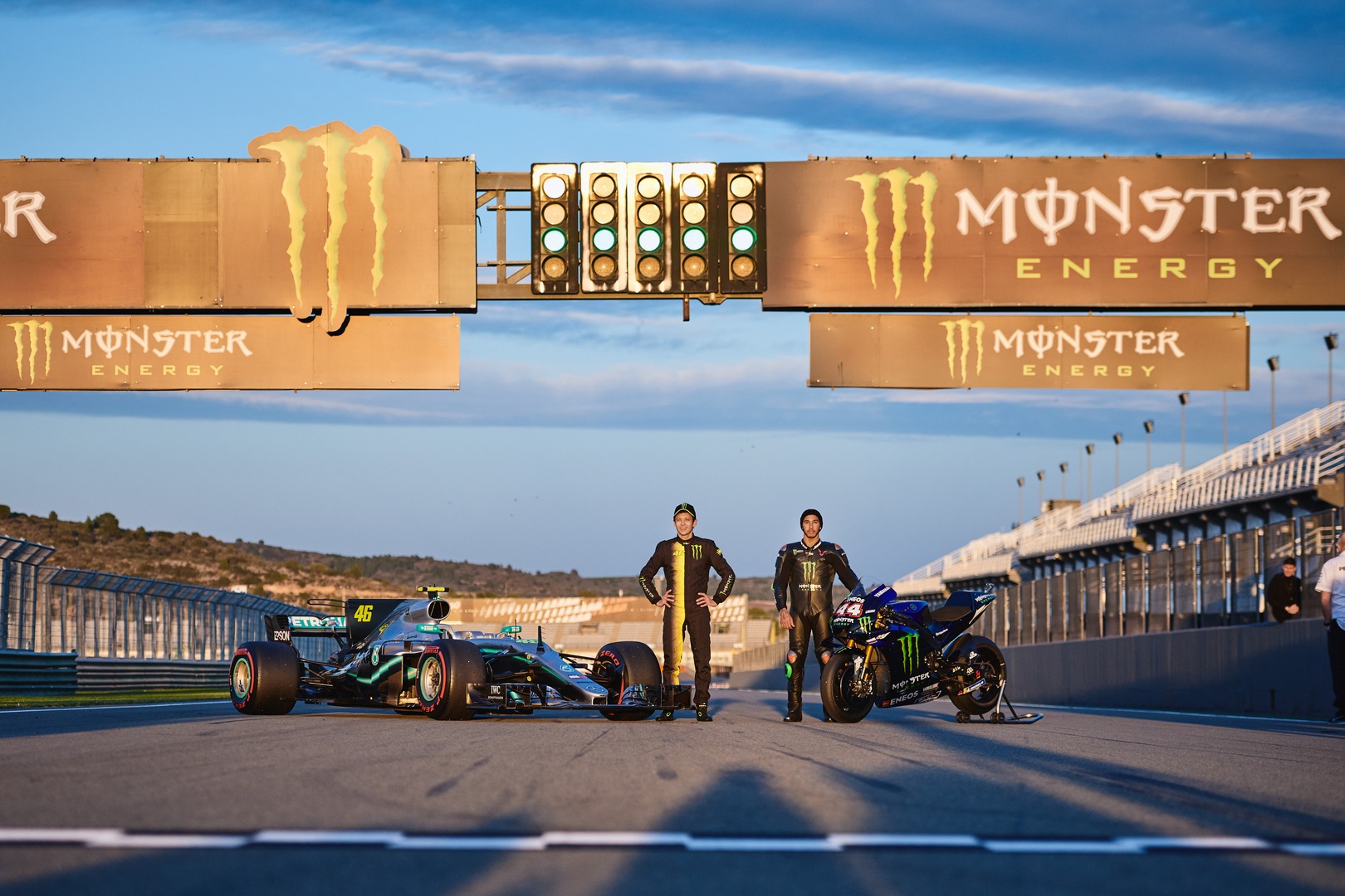 Rossi Hamilton F1 MotoGP Valencia