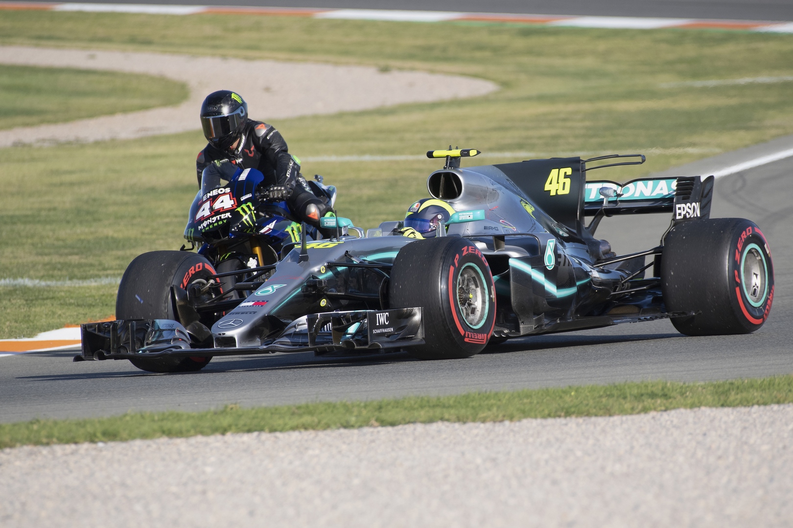 Rossi Hamilton F1 MotoGP Valencia