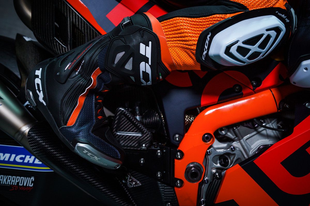 KTM Red Bull RC16 2021