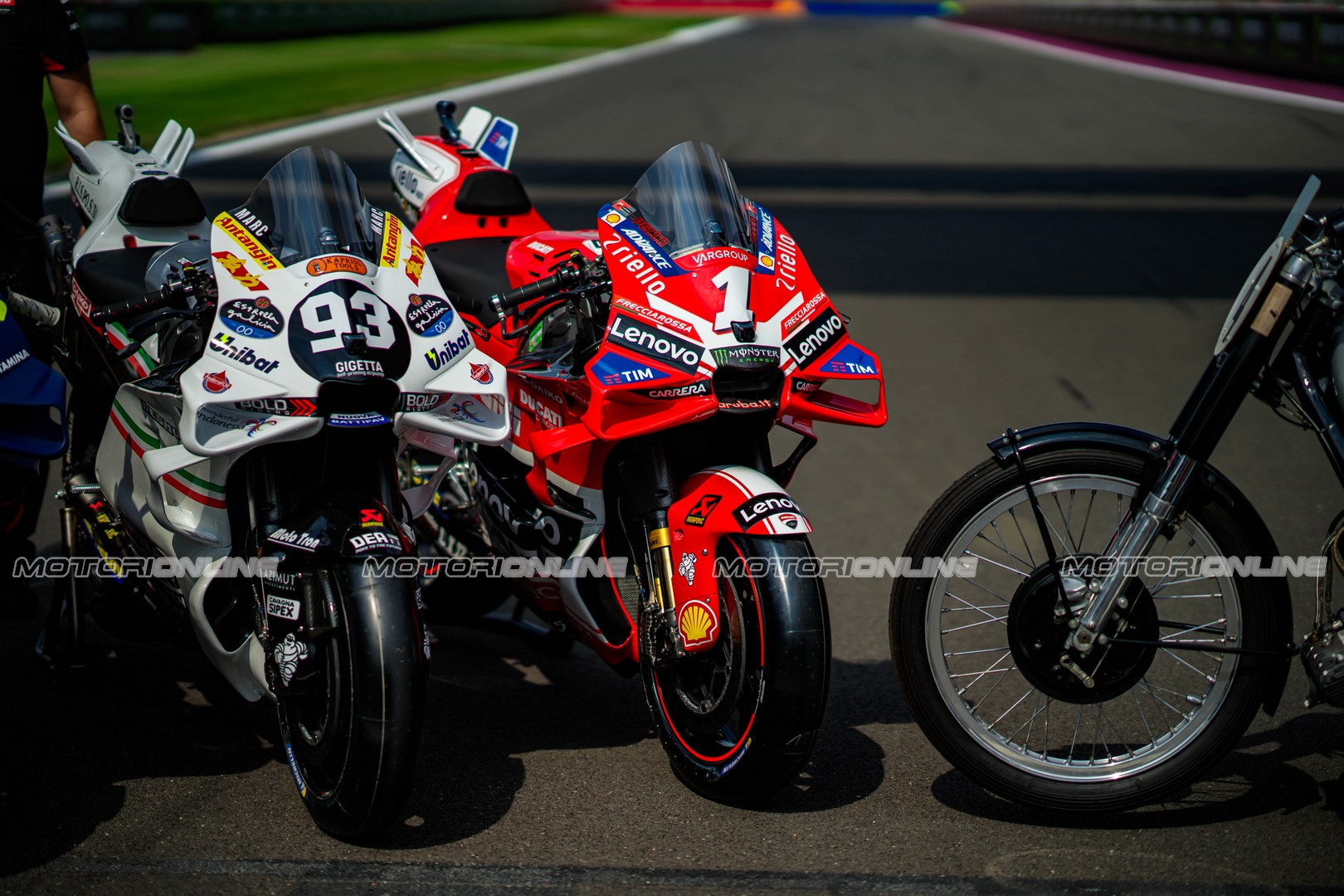 MotoGP Silverstone Livree-Vintage-75