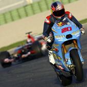 F1 Vs MotoGP, a Valencia Liuzzi sulla Suzuki, Hopkins sulla Toro Rosso