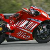 MotoGP – Jerez Day 1 – Casey Stoner ”difende” la propria Ducati