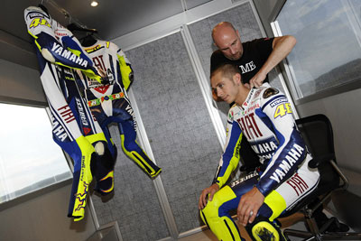 MotoGP – Dopo Jorge Lorenzo anche Valentino Rossi testa il D-air Racing