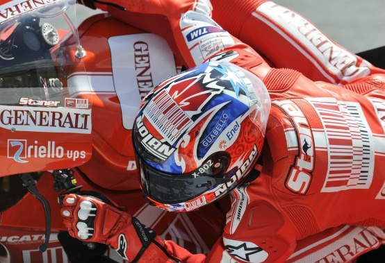 MotoGP – Jerez Prove Libere 1 – Stoner primo nonostante una scivolata