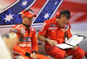 MotoGP – Stoner dovrebbe aver firmato con Honda, la Ducati si propone a Rossi