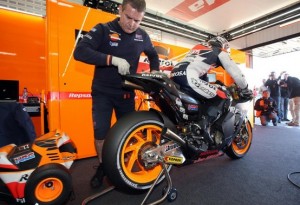 MotoGP – Dani Pedrosa “avverte” Casey Stoner sul motore Honda
