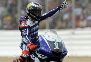 MotoGP – Jerez Gara – Lorenzo vince una gara ad eliminazione, Rossi vs Stoner che disastro!