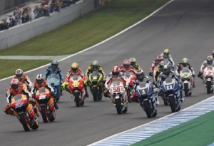 MotoGP – Caduta Rossi Stoner, la Fim decide una riunione con i marshall