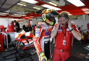 MotoGP: Burgess “Stoner è un pilota fantastico, la Ducati ha sottovalutato le sue cadute”