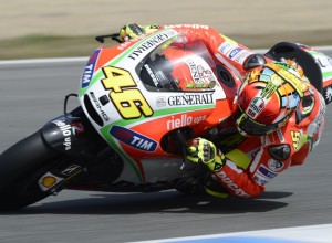 MotoGP: Test Irta Jerez Day 1, Valentino Rossi “L’inserimento in curva mi rallenta”