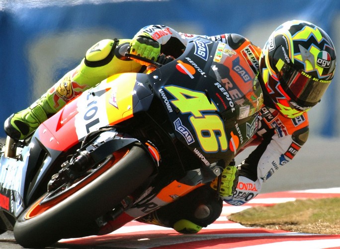 MotoGP: Lorenzo resta in Yamaha, Rossi torna in HRC?