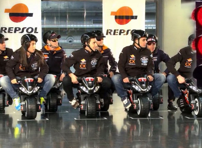I Rider Repsol del motomondiale e del CEV si sono sfidati sulle minimoto – Video