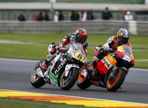 MotoGP Valencia: Stefan Bradl scivola quando è terzo