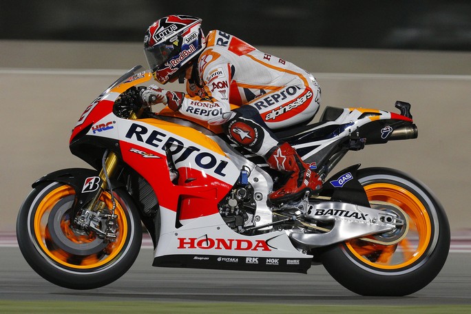 MotoGP Qatar, Prove Libere 2: Marquez beffa le Yamaha di Lorenzo e Rossi, ancora indietro Pedrosa