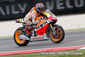 MotoGP Assen, Prove Libere 4: Marquez davanti a Rossi, male le Ducati