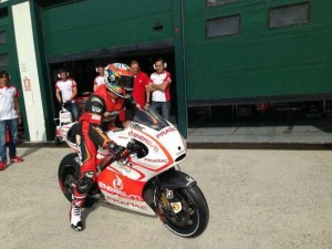 MotoGP: Primi giri di pista a Misano con la Ducati per Alex de Angelis