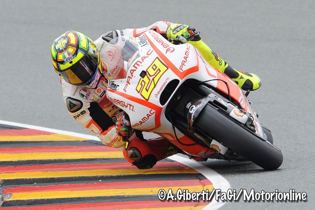 MotoGP Sachsenring, Prove Libere: Andrea Iannone “Sono scivolato senza motivo, ringrazio i meccanici per avermi preparato subito la moto”