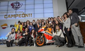MotoGP: I dipendenti Repsol omaggiano Marc Marquez