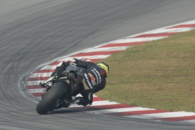 MotoGP: Test Sepang Day 1, Cal Crutchlow “Abbiamo un po’ di difficoltà a trovare un buon setup”