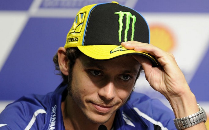 MotoGP: Valentino Rossi “Mai pensato di smettere, Lorenzo nervoso perchè vuol battere Marquez”