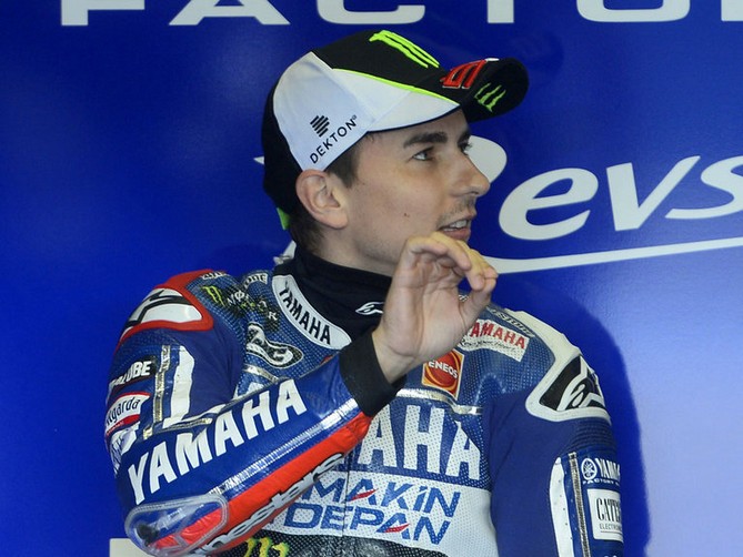 Ice Bucket Challenge: Jorge Lorenzo sfida Rossi, Pedrosa e Marquez