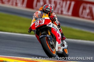 MotoGP Valencia, Prove Libere 4: Marquez detta ancora il ritmo, bene Iannone