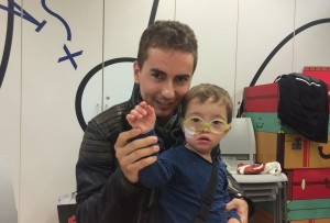MotoGP: Jorge Lorenzo in visita ai bambini dell’ospedale Sant Joan de Déu di Barcellona