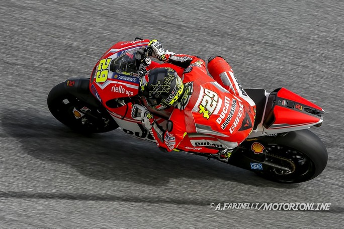 MotoGP: Test Sepang Day 3, Andrea Iannone “Siamo stati sempre veloci, non vedo l’ora di provare la nuova GP15”