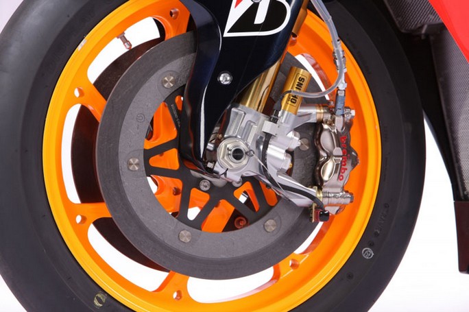MotoGP: Brembo, già dal 2015 pinze freno in alluminio