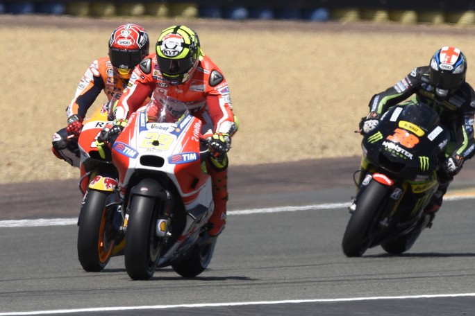 MotoGP Le Mans: Andrea Iannone, “Che battaglia con Marquez!”
