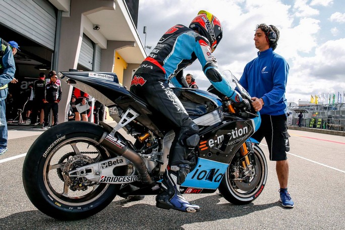 MotoGP Motegi: Condizioni Alex de Angelis, parla il Dott. Michele Macchiagodena