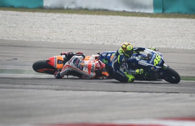 MotoGP Sepang: Rossi Vs Marquez, le opinioni del paddock