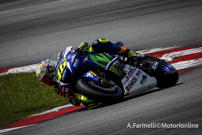 MotoGP: Test Sepang Day 1, Valentino Rossi, “Michelin ed elettronica sono migliorate”
