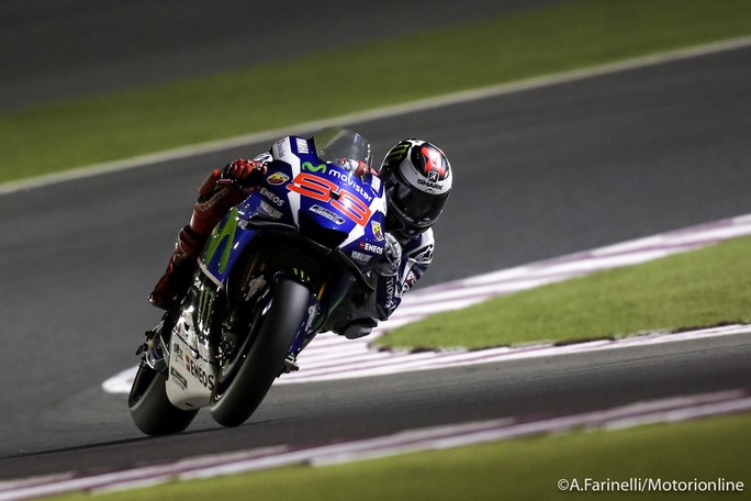 MotoGP Qatar: Lorenzo si aggiudica la pole, seconda fila per Iannone, Rossi e Dovizioso
