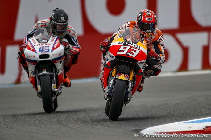 MotoGP Assen, Prove Libere 4: Il meteo protagonista, Marquez davanti a Rossi e Petrucci