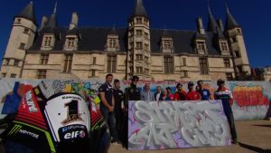 Superbike Magny-Cours: I piloti si improvvisano Street-artists