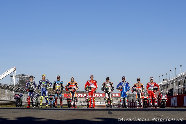 MotoGP: A Valencia foto ricordo per i 9 vincitori di quest’anno nella classe regina