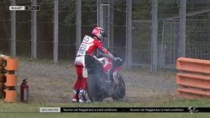 MotoGP Assen: Dovizioso perde olio in pista, prime libere sospese