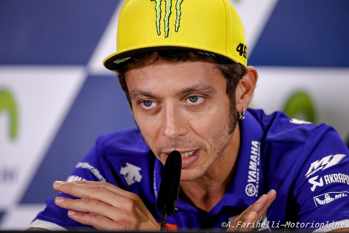 Incidente Valentino Rossi: COMUNICATO UFFICIALE, confermata la frattura scomposta alla gamba destra