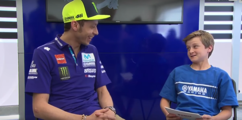 MotoGP | Edwards Jr intervista Maverick Vinales e Valentino Rossi
