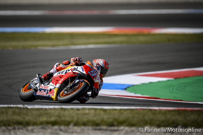 MotoGP | Gp Assen FP4: Marquez beffa Iannone, Rossi a terra, poi chiude undicesimo