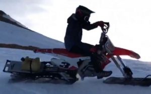 MotoGP | Marc Marquez si allena in moto sulla neve
