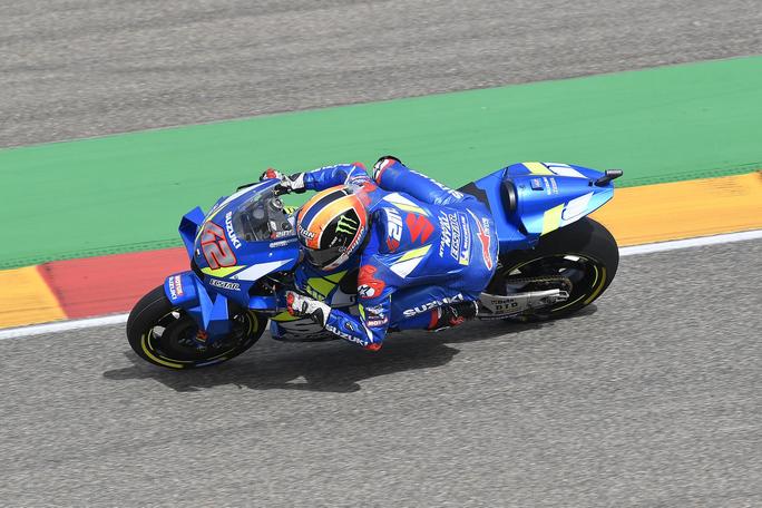 MotoGP | Gp Aragon FP3: Rins primo con le slick, Marquez ai box per non rischiare