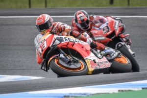 MotoGP | Gp Australia Day 1: Marquez contro Lorenzo, “Non puoi andare piano in traiettoria” [VIDEO]
