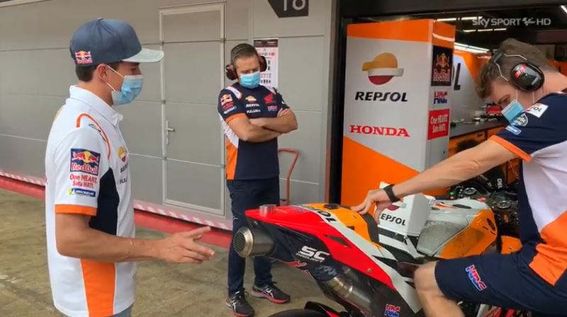MotoGP | GP Barcellona: Marquez è arrivato nel paddock [VIDEO]