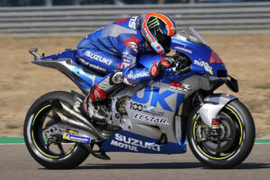 MotoGP | Gp Aragon Gara: Rins resiste e vince su Alex Marquez, disastro Quartararo