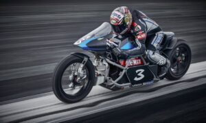Max Biaggi, undici record in sella moto elettrica Voxan, raggiunti i 408 km/h