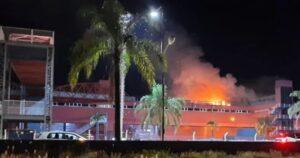 MotoGP | Vasto incendio sul circuito argentino di Las Termas a Rio Hondo [VIDEO]